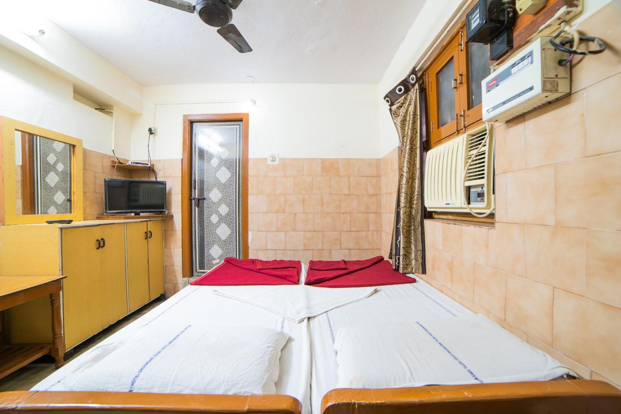 Hotel O Sree Radha Lodge Near Snow World Secundurabad Buitenkant foto