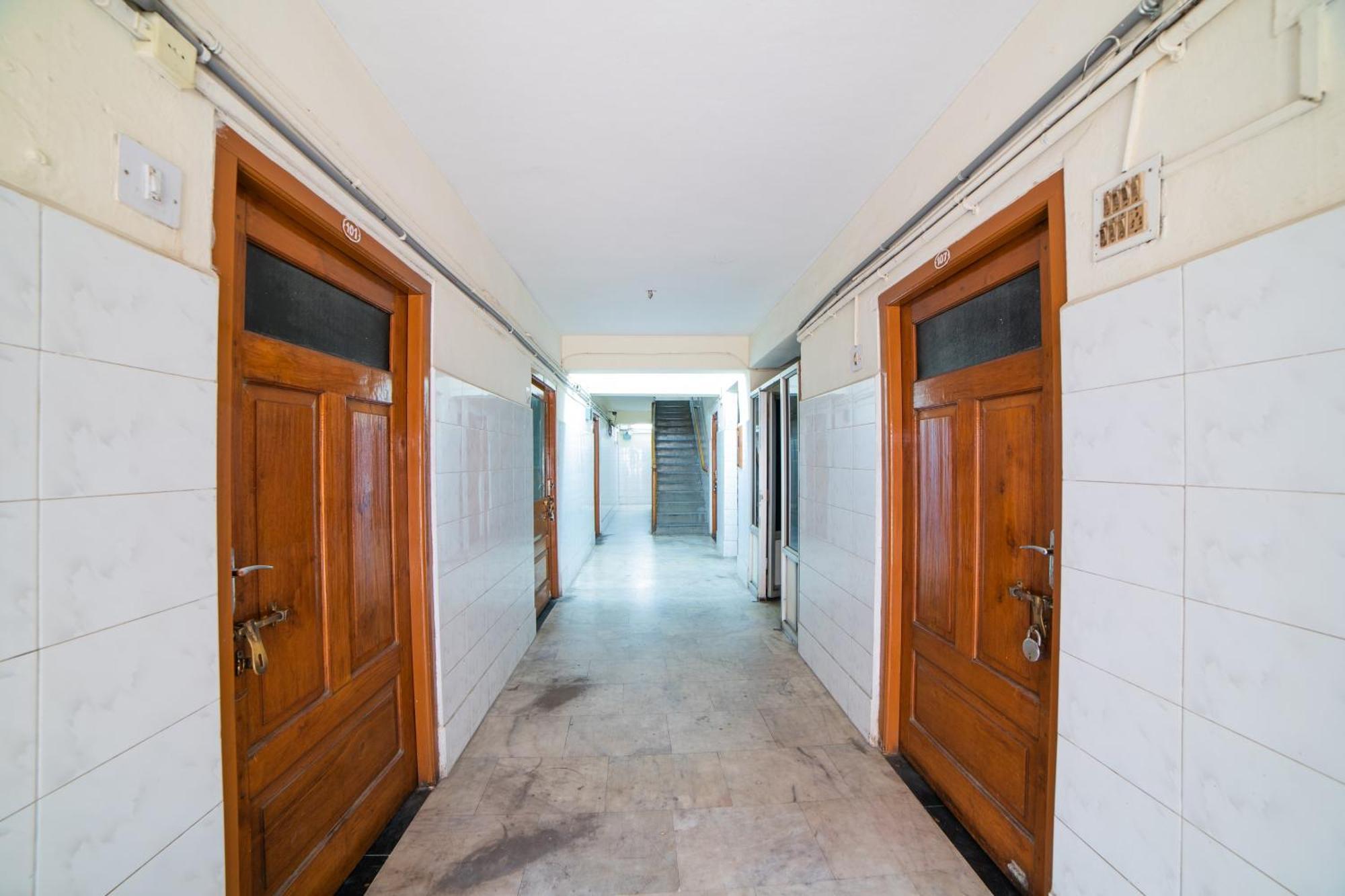 Hotel O Sree Radha Lodge Near Snow World Secundurabad Buitenkant foto