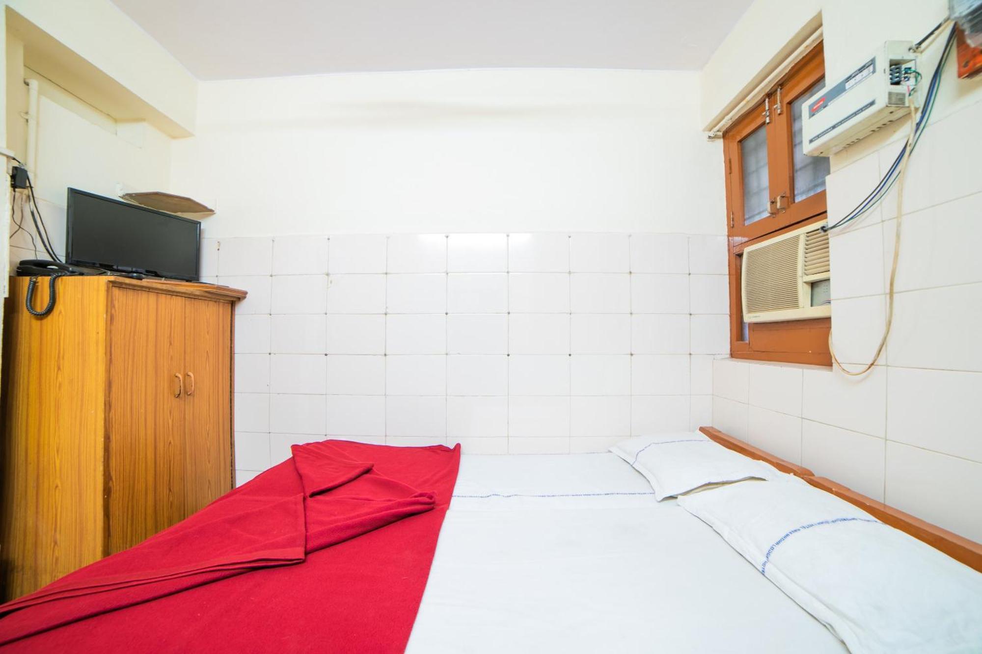 Hotel O Sree Radha Lodge Near Snow World Secundurabad Buitenkant foto