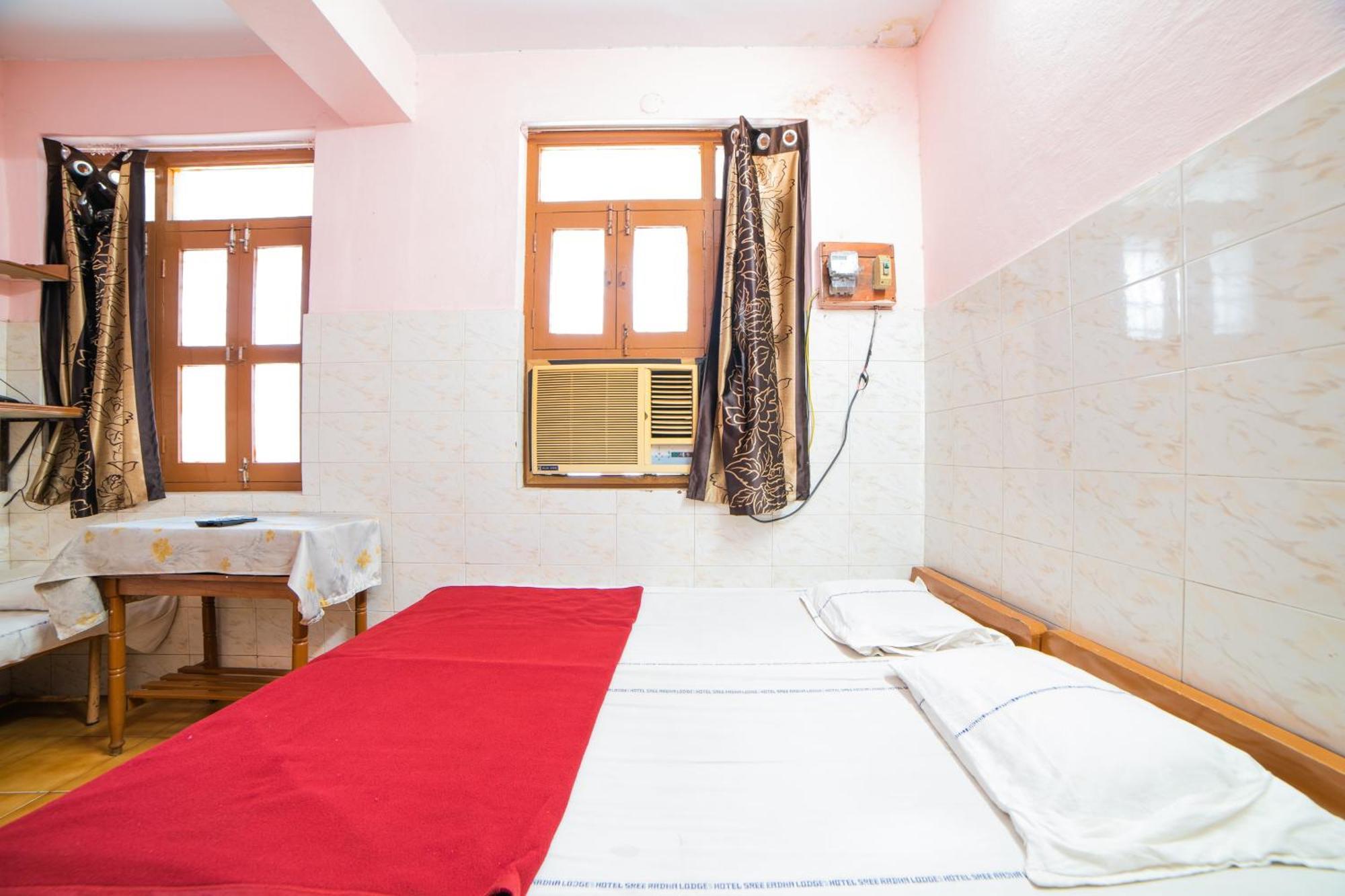 Hotel O Sree Radha Lodge Near Snow World Secundurabad Buitenkant foto