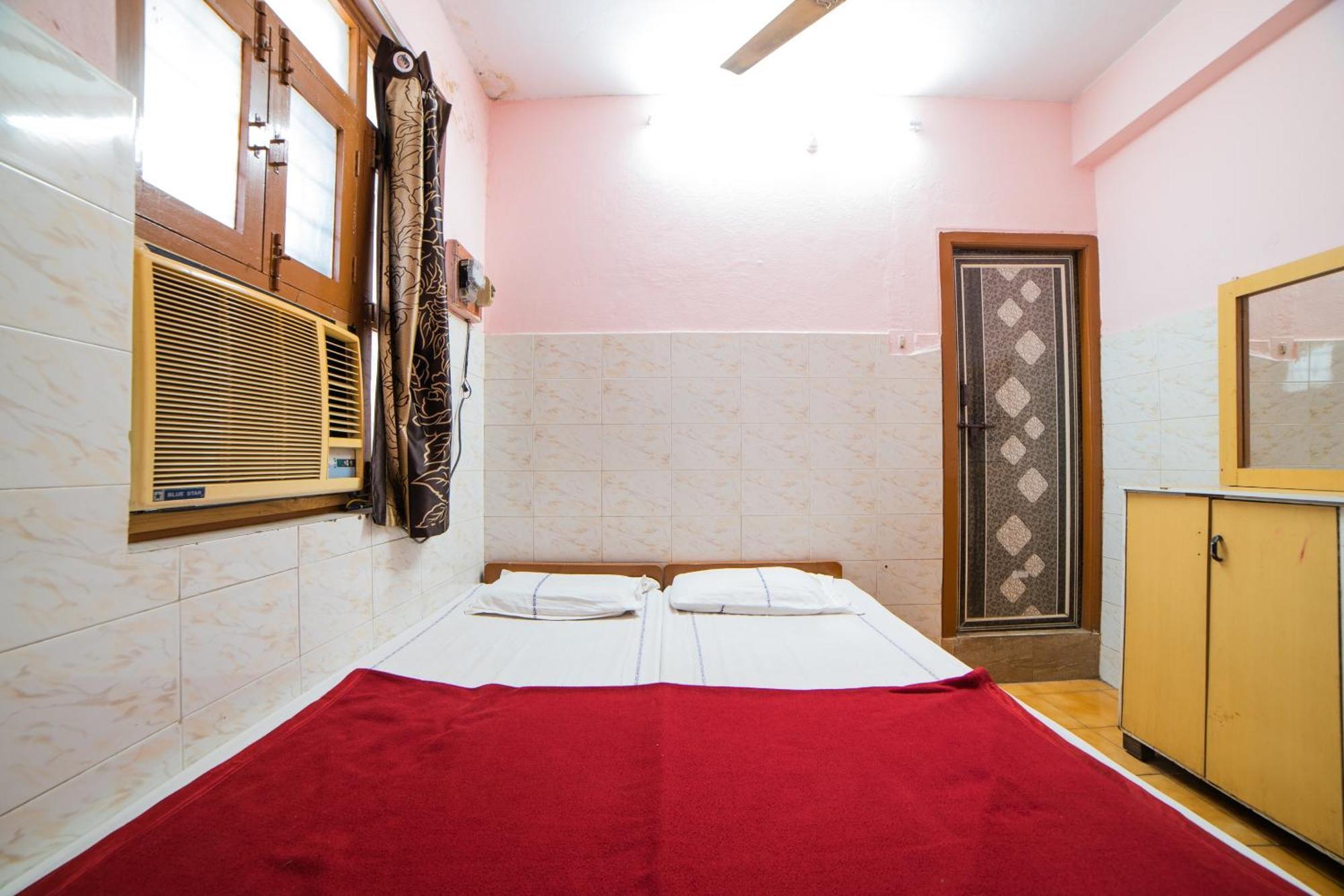 Hotel O Sree Radha Lodge Near Snow World Secundurabad Buitenkant foto